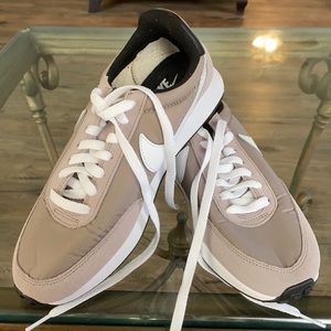 Nike Daybreak Vintage Sneakers with Waffle Outsole